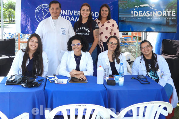 En el Día de las Madres, estudiantes de Nueva Universidad Sudamericana provenientes de Brasil realizan voluntariado